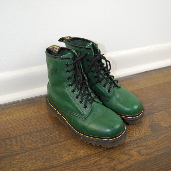 Vintage 90's Dr. Martens Green 1460 MIE Smooth Leather Lace Up Boot 7W/5.5M - Picture 1 of 8